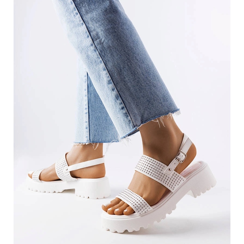 Sandales blanches ornées de jais Biloxi 1