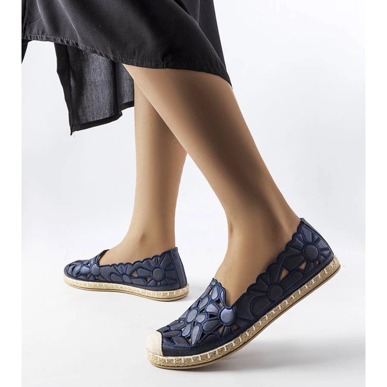 Espadrilles ajourées bleu marine de Lamarre 1