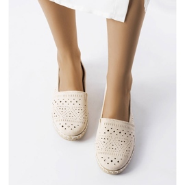 Espadrilles ajourées beiges d'Augusta 2