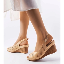 Sandales compensées ajourées beige Emeral 1