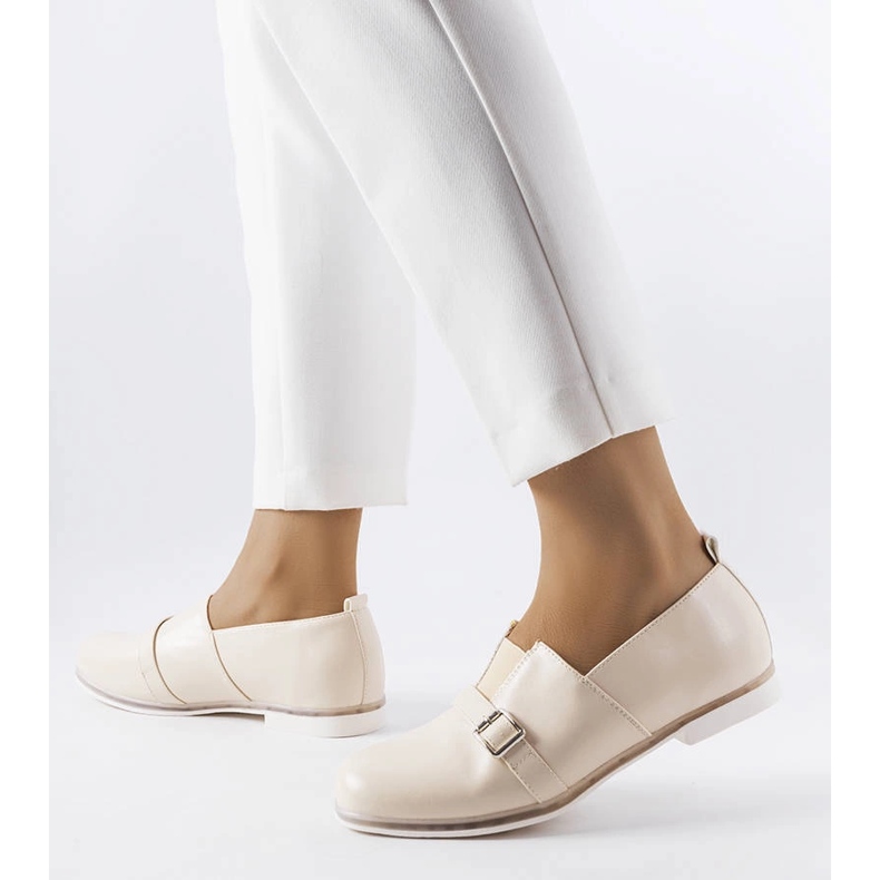 Richelieus beiges avec une semelle intérieure en cuir de Felosa 1