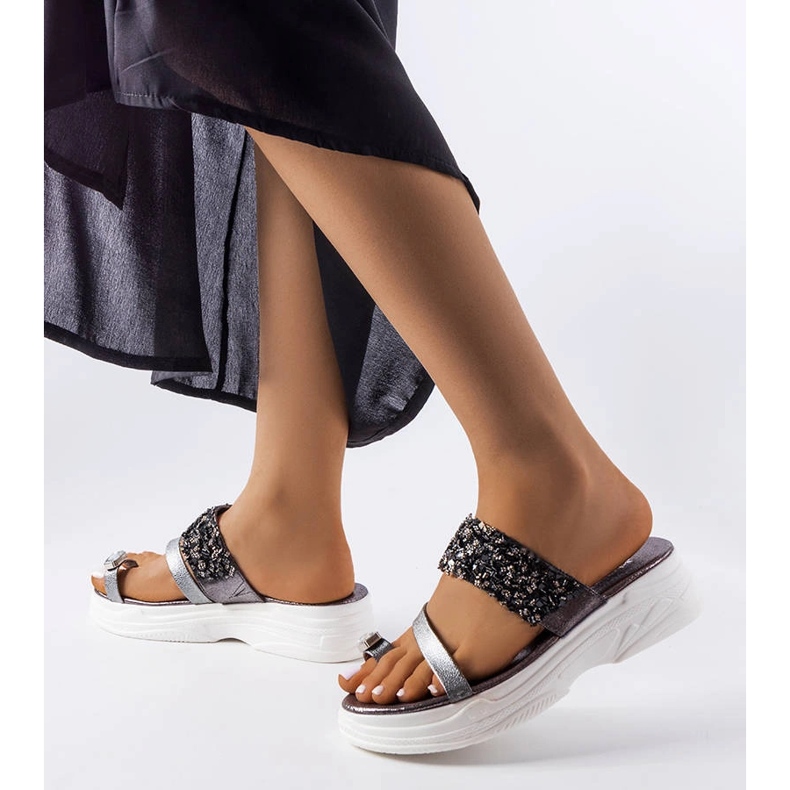 Tongs grises à décor bijoux Cotilde argent 1