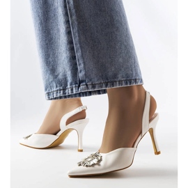 Escarpins Moïse blancs à strass 1