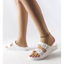Claquettes en caoutchouc blanc avec boucles d'Eugene blanche 2