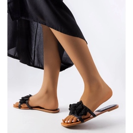 Toboggans noirs décorés de Fleurs de Rapids 2