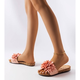 Chaussons roses décorés de fleurs Farland 2