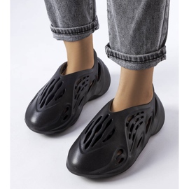 Claquettes en mousse noire Julienne 1