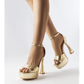 Sandales hautes vernies dorées Illinois 1