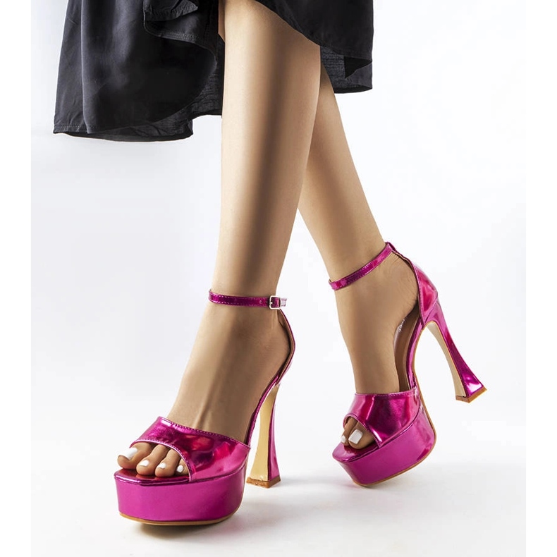 Sandales à talons hauts vernis roses de l'Illinois 1