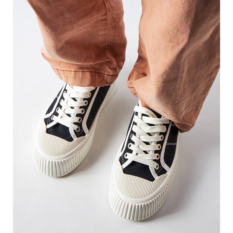 Baskets à plateforme noires de Castanthea le noir 1