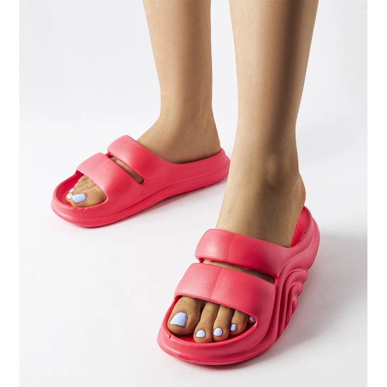 Claquettes en caoutchouc rose foncé de Genève 1