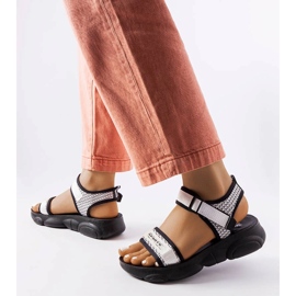 Sandales de sport noires et blanches Faribault 1 Sandales de sport noires et blanches Faribault 1