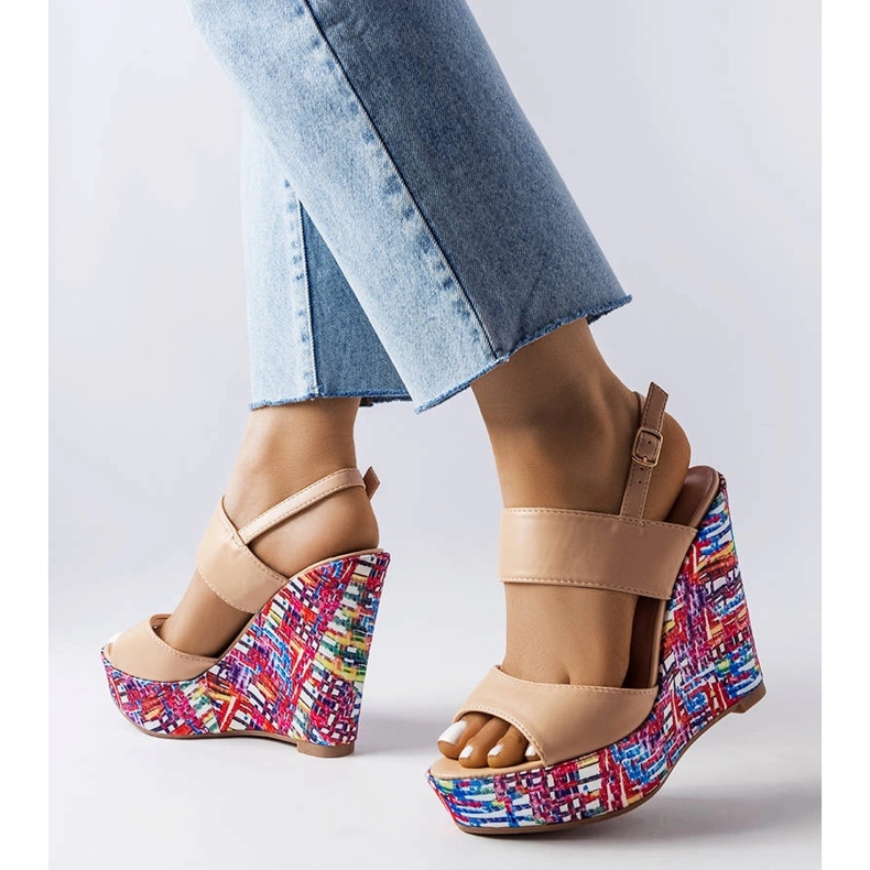 Sandales compensées beiges à ornements Westtide 1