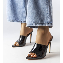 Sandales en cuir verni noir Wasima 1