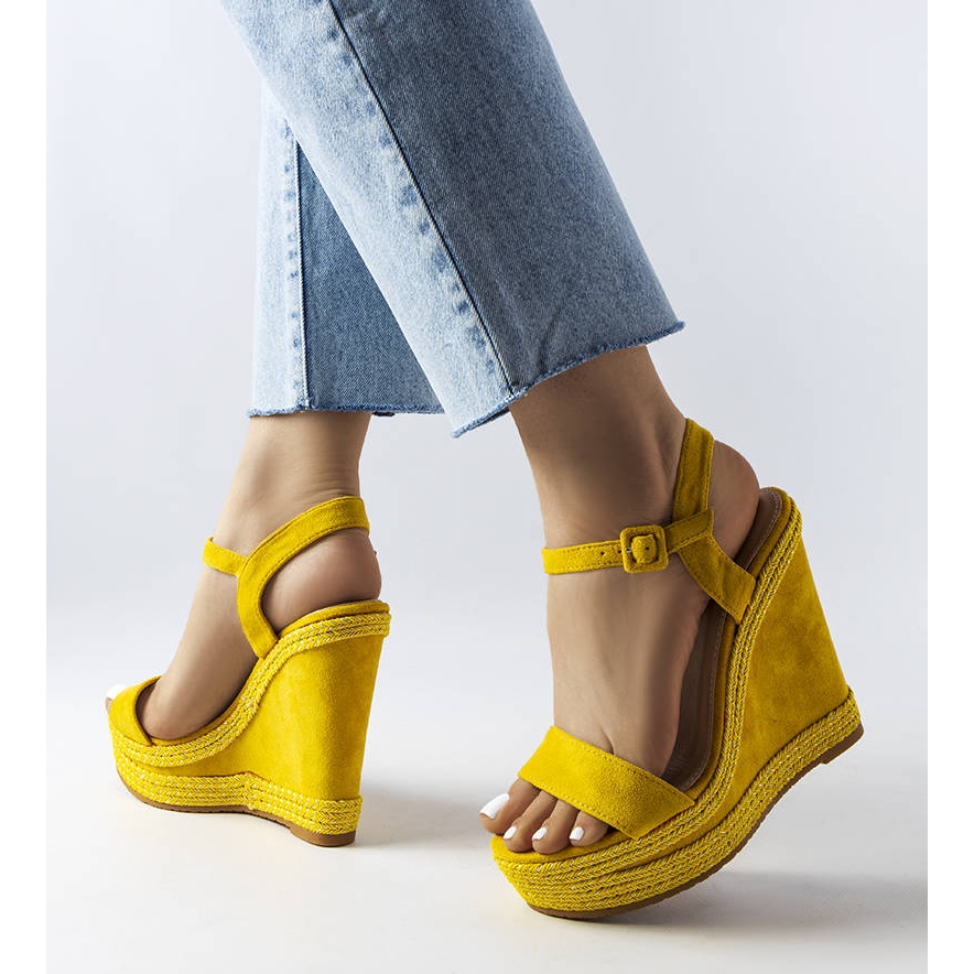 Sandales compensees jaunes Inala Chaussures a la Mode