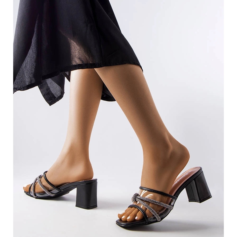 Claquettes noires élégantes avec strass d'Elettia le noir 1