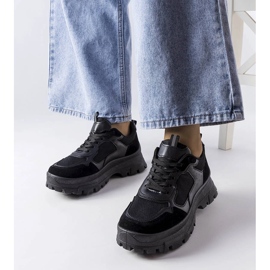 Baskets épaisses noires de Mikeladze 1