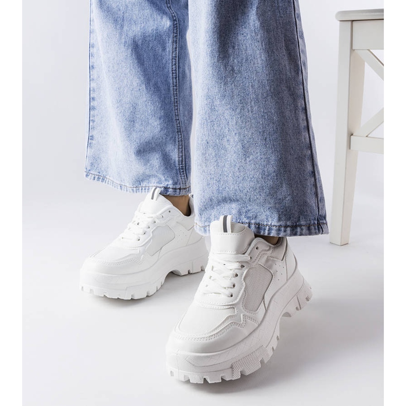 Baskets Mikeladze épaisses blanches 1