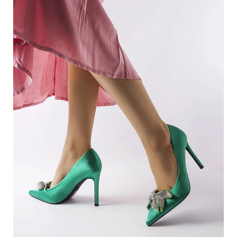 Épingles vertes avec une finition satinée et un nœud Mia 2