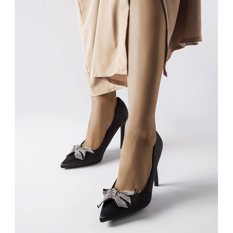 Épingles noires au fini satiné avec un nœud Mia le noir 1