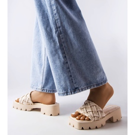 Chaussons beiges à semelle de tracteur de Lora 2