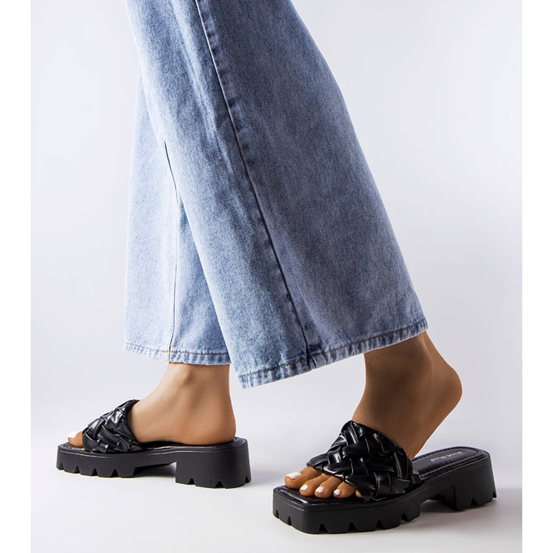 Chaussons noirs à semelles de tracteur de Lora 2