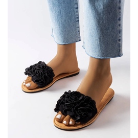 Babouches noires à fleurs d'Alfrida le noir 1
