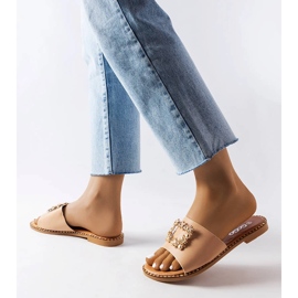 Curseurs beiges avec décoration de Miriama 2