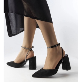 Escarpins à talons noirs Stella 1