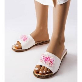 Inna Chaussons blancs avec cristaux Lowa 1