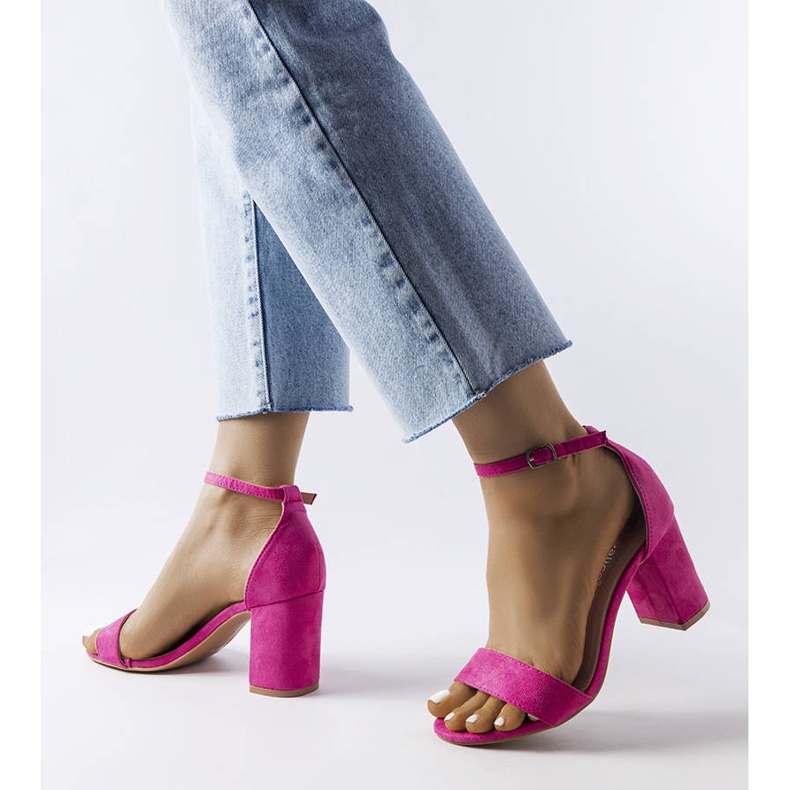 Sandales roses à petits talons de Lourna 1