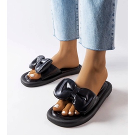 Chaussons noirs avec un noeud de Lende 1
