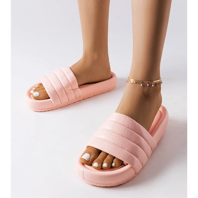 Inna Babouches roses décorées de matelassage de Dorene 1