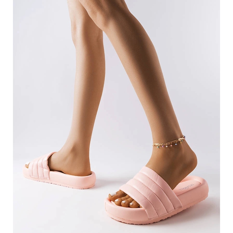 Inna Babouches roses décorées de matelassage de Dorene 2