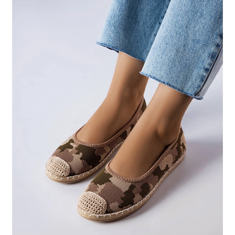 Espadrilles à enfiler vertes de Benedum beige 1