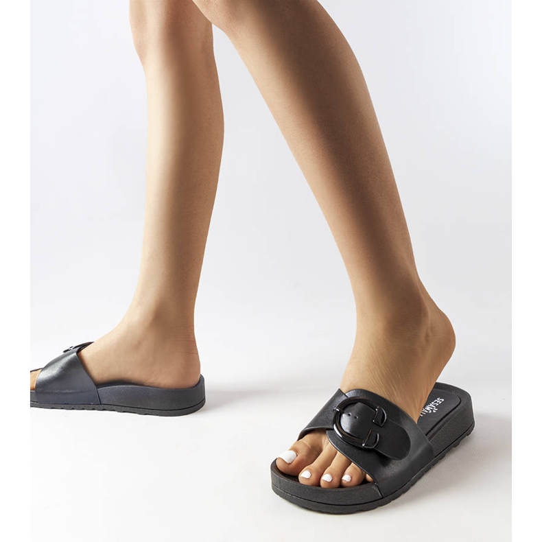 Claquettes noires à boucle de Généreux le noir 2