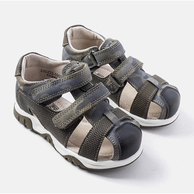 Sandales vertes avec une semelle intérieure en cuir de Millard 1