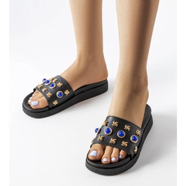 Claquettes noires décorées de Montesarchio 1