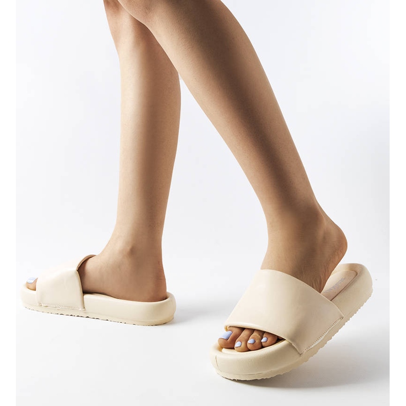 Claquettes à plateforme beiges de Franco 2 Claquettes à plateforme beiges de Franco 2