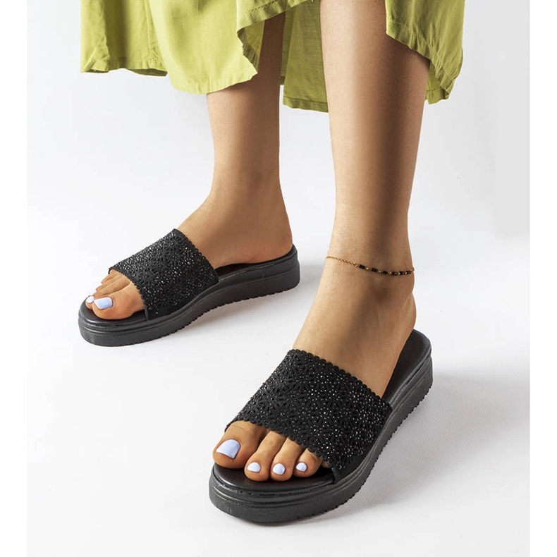 Sliders noirs ajourés avec zircons d'Irvine 1