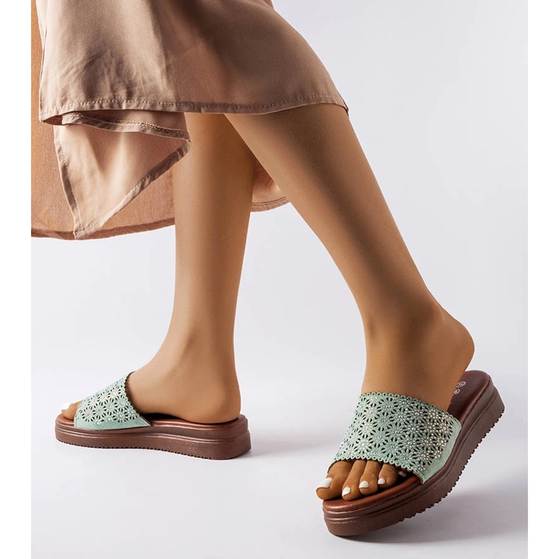 Sliders verts ajourés avec zircons d'Irvine 2