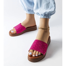 Sliders ajourés rose foncé avec zircons d'Irvine 1