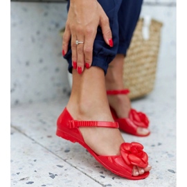 Ballerines rouges avec une fleur 3