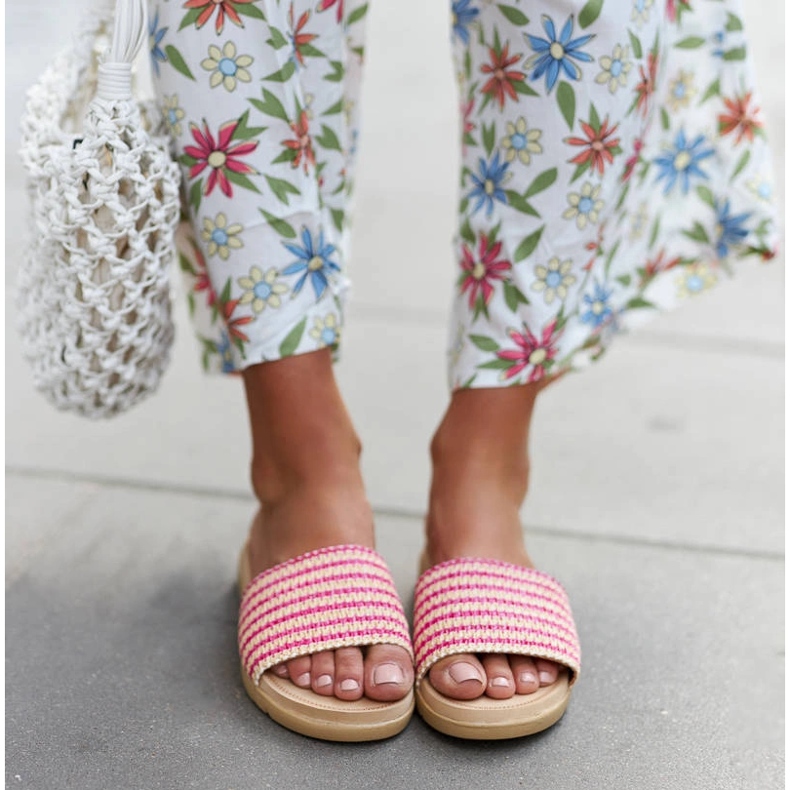 Claquettes Capovalle tressées roses 1 Claquettes Capovalle tressées roses 1