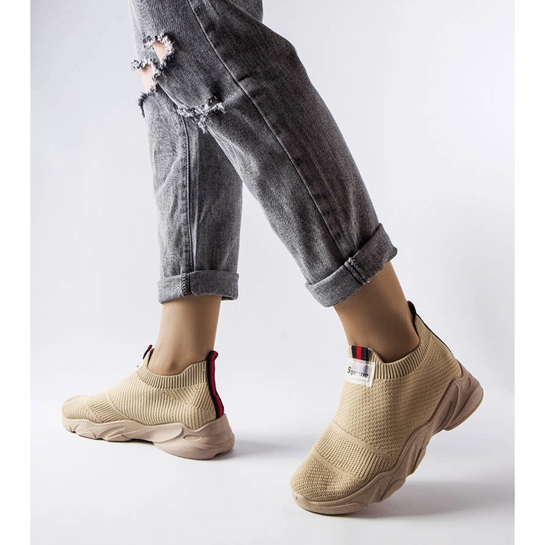 Baskets à enfiler beige foncé de Greco 1 Baskets à enfiler beige foncé de Greco 1