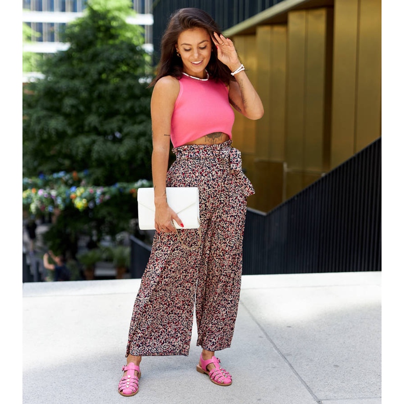 Sandales roses ornées de strass de Gaetano 1