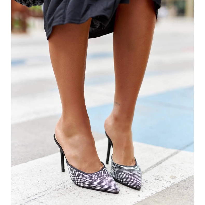 Sandales noires à talon aiguille Ortensio avec strass le noir 1