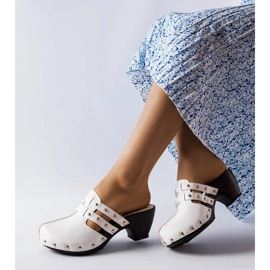 Sabots blancs Custer blanche 1