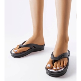Tongs légères noires Isla le noir 1