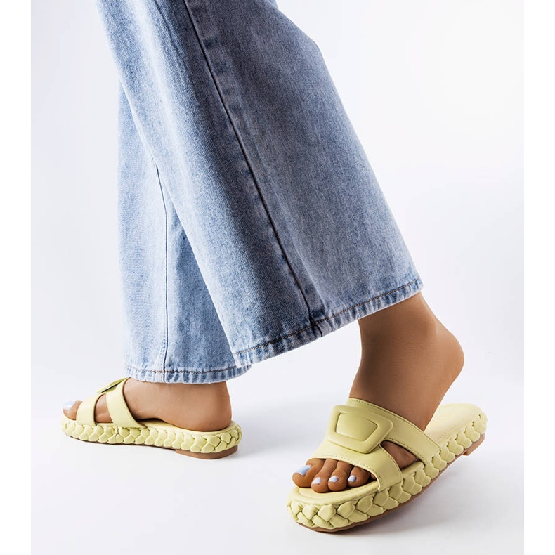 Pantoufles vertes sur la plateforme Francesco 2